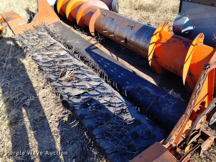 image for item DK8964 Gleaner L3  combine