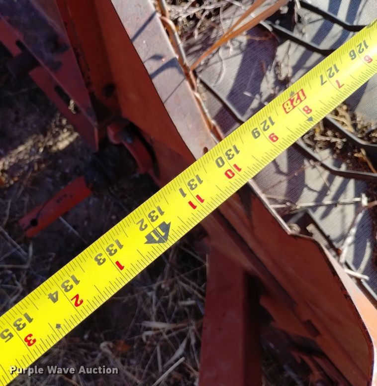 image for item DK8964 Gleaner L3  combine