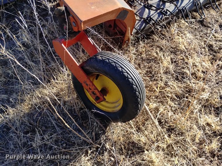 image for item DK8964 Gleaner L3  combine