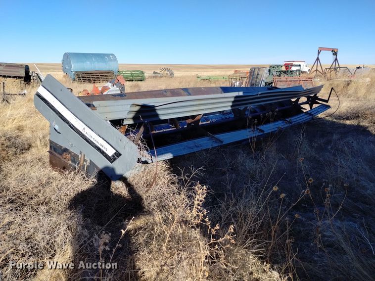 image for item DK8964 Gleaner L3  combine