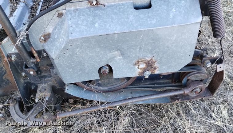 image for item DK8964 Gleaner L3  combine