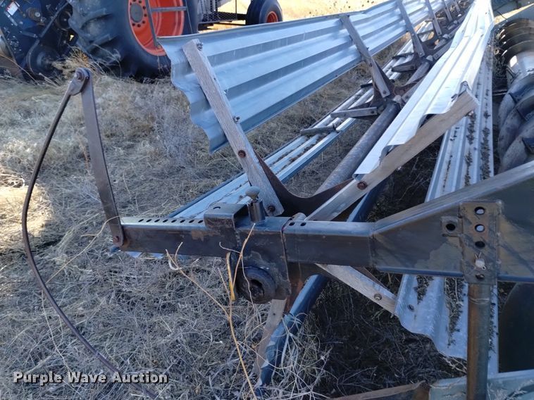 image for item DK8964 Gleaner L3  combine