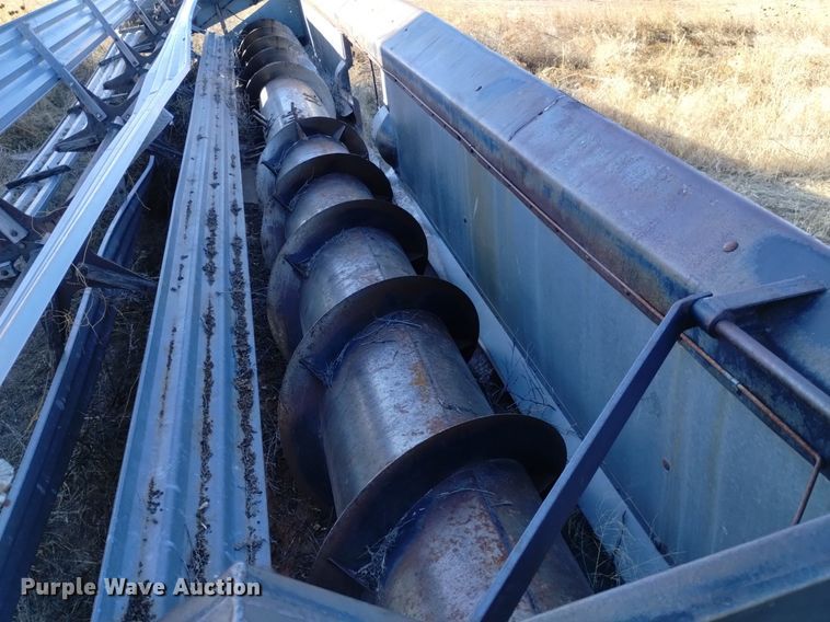 image for item DK8964 Gleaner L3  combine