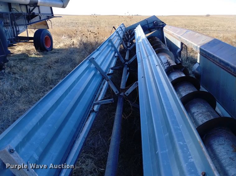 image for item DK8964 Gleaner L3  combine