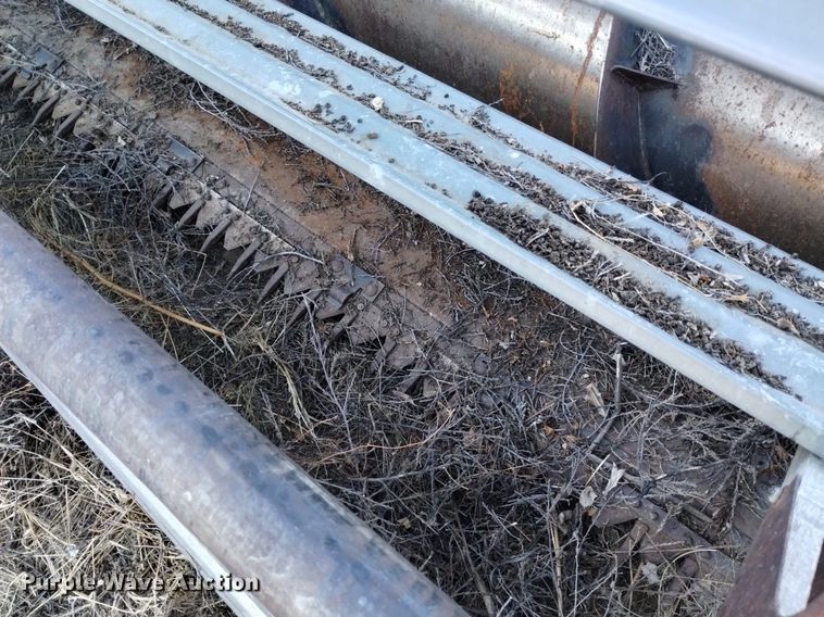 image for item DK8964 Gleaner L3  combine