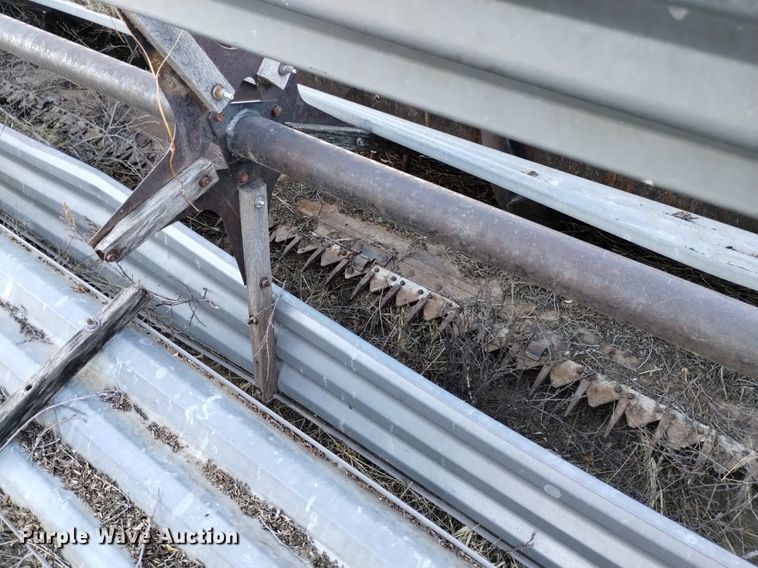 image for item DK8964 Gleaner L3  combine