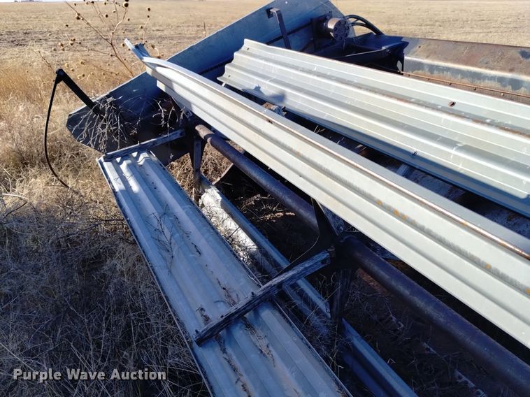 image for item DK8964 Gleaner L3  combine