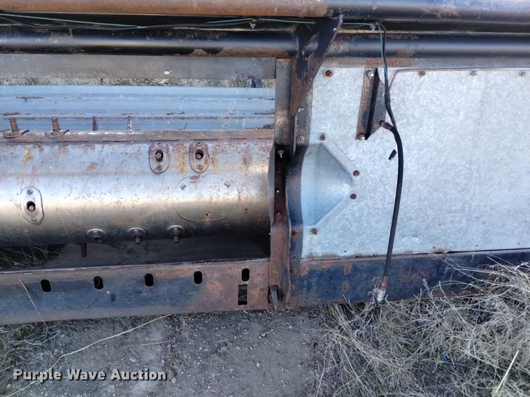 image for item DK8964 Gleaner L3  combine