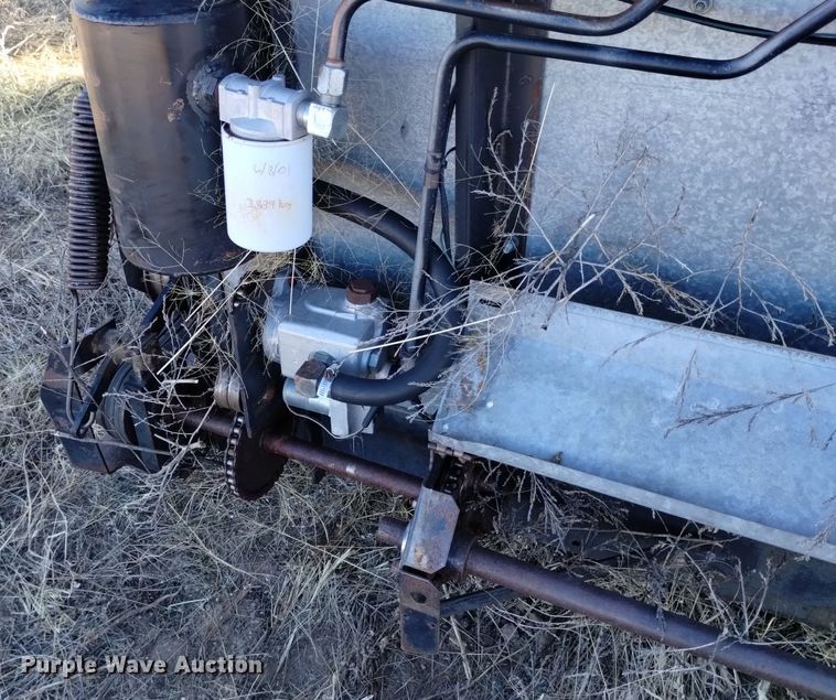 image for item DK8964 Gleaner L3  combine