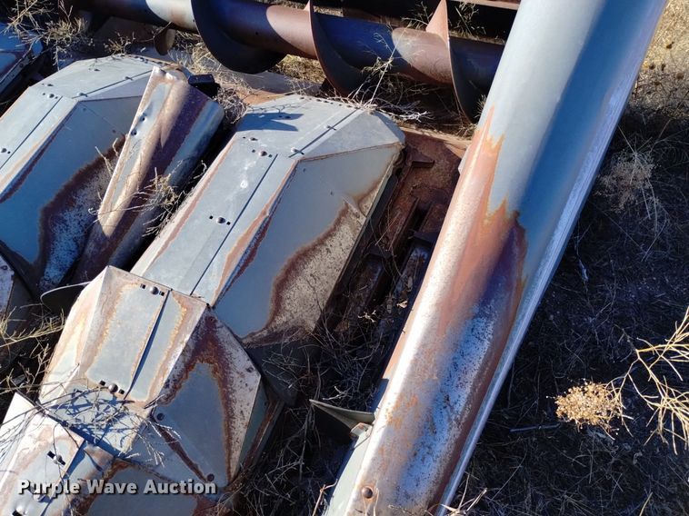 image for item DK8964 Gleaner L3  combine