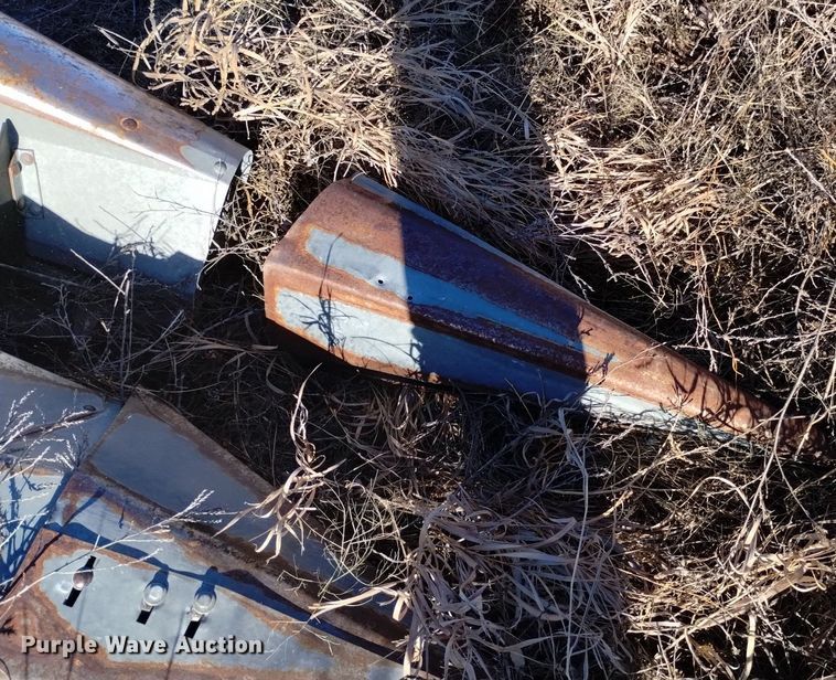 image for item DK8964 Gleaner L3  combine