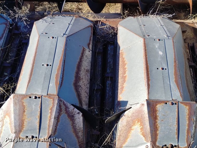 image for item DK8964 Gleaner L3  combine