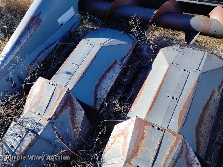 image for item DK8964 Gleaner L3  combine