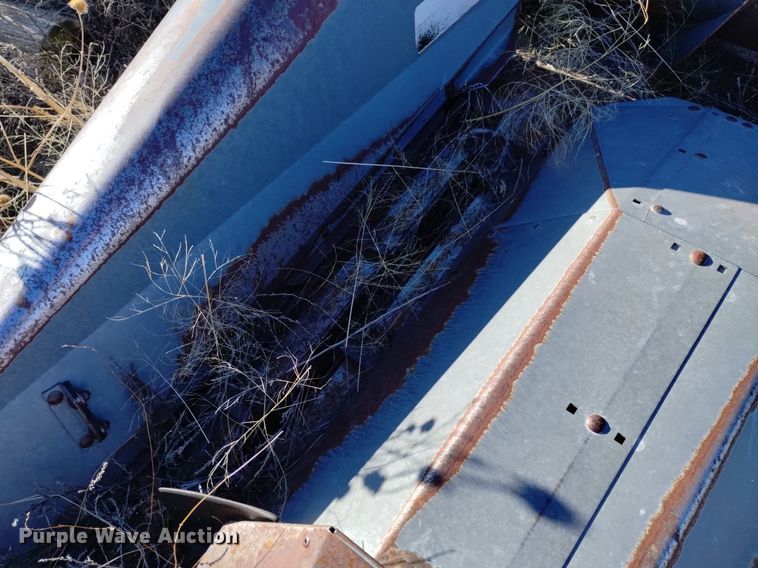 image for item DK8964 Gleaner L3  combine