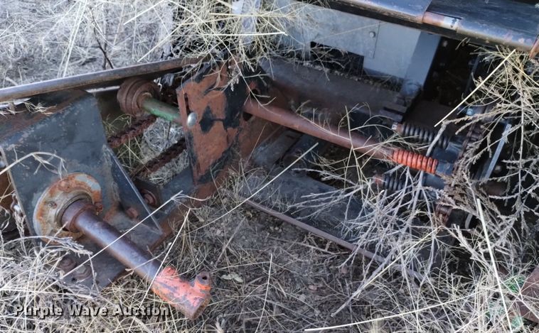 image for item DK8964 Gleaner L3  combine