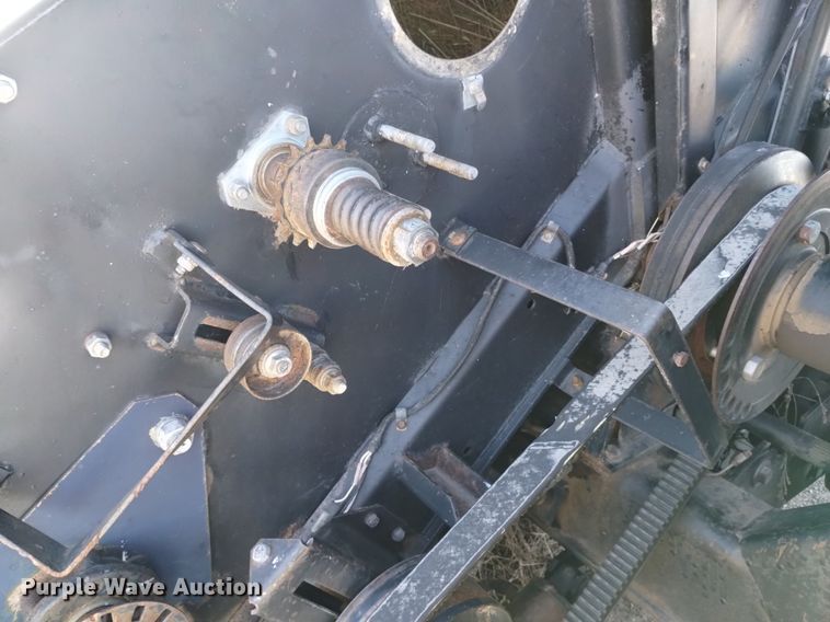 image for item DK8964 Gleaner L3  combine