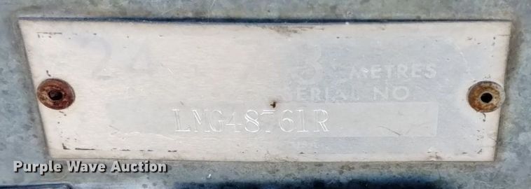 image for item DK8964 Gleaner L3  combine