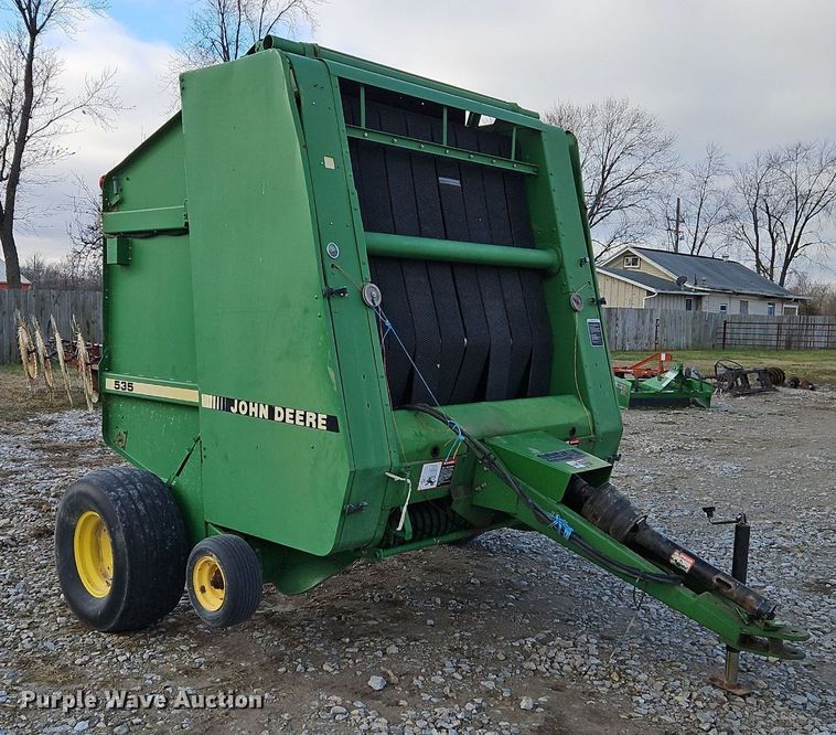 image for item DN7178 1995 John Deere 535  round baler