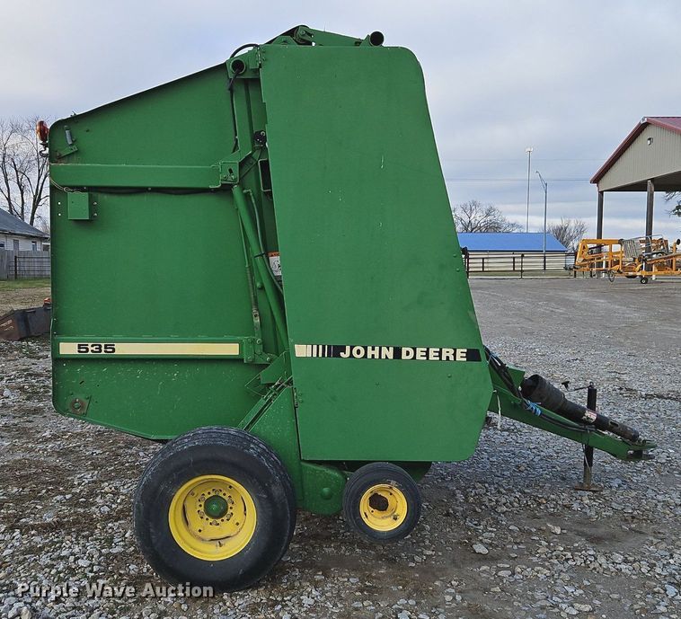 image for item DN7178 1995 John Deere 535  round baler