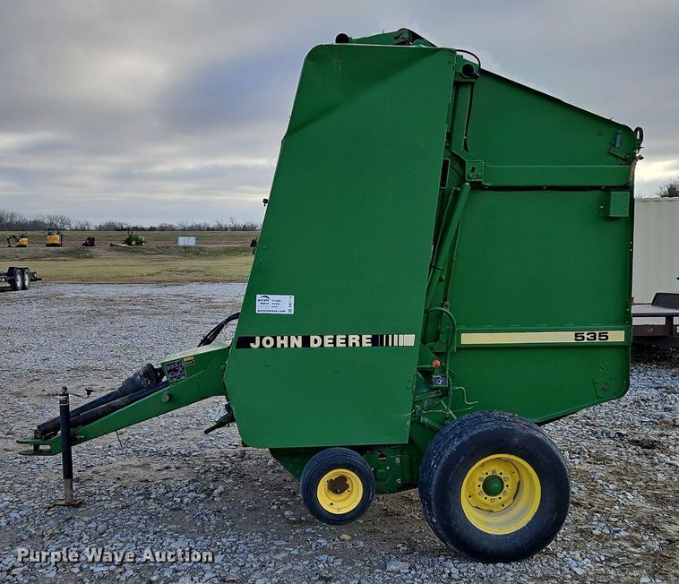 image for item DN7178 1995 John Deere 535  round baler