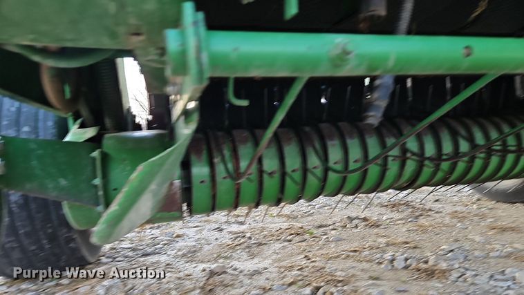 image for item DN7178 1995 John Deere 535  round baler