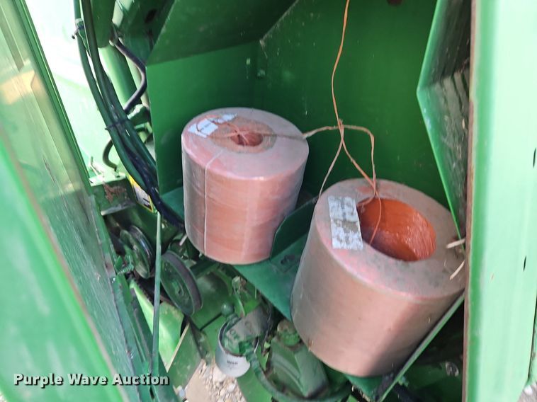 image for item DN7178 1995 John Deere 535  round baler
