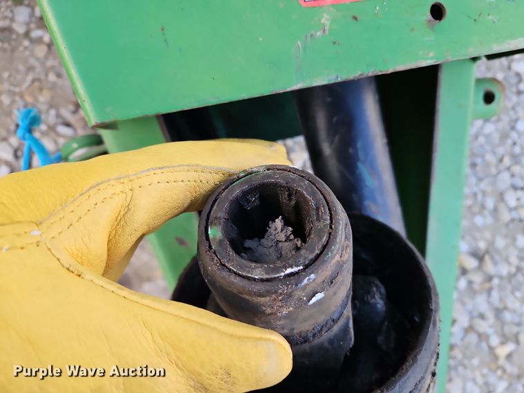 image for item DN7178 1995 John Deere 535  round baler