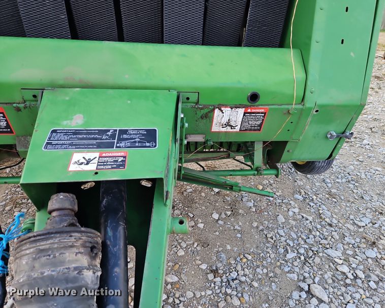 image for item DN7178 1995 John Deere 535  round baler