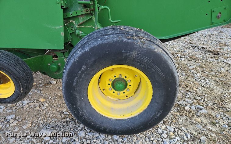 image for item DN7178 1995 John Deere 535  round baler