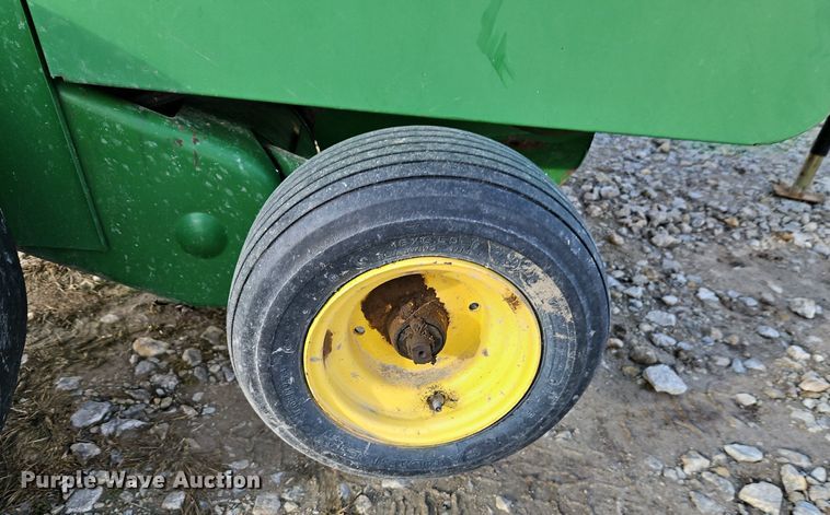 image for item DN7178 1995 John Deere 535  round baler