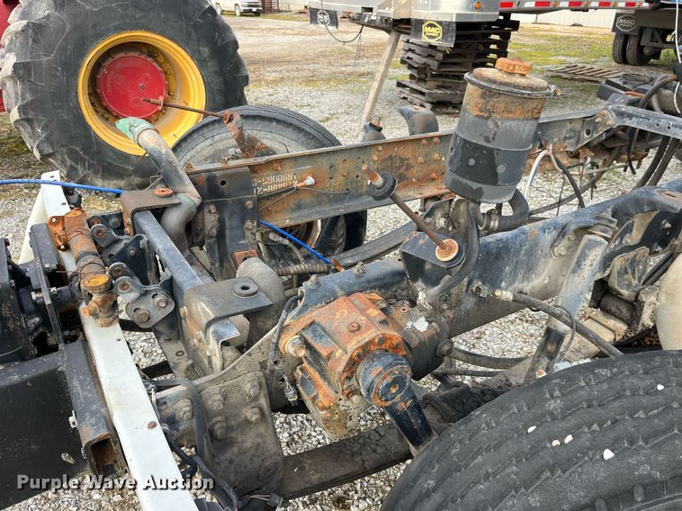 image for item DP2182 2002 International 8100  feed mixer chassis