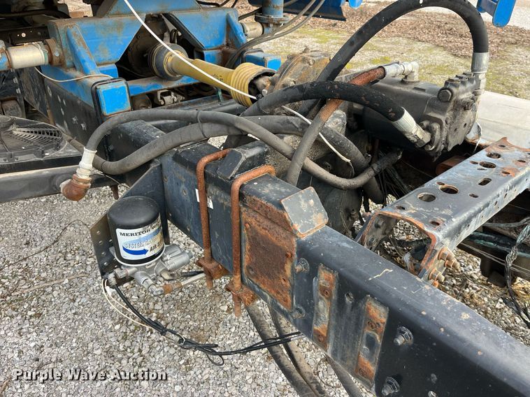 image for item DP2182 2002 International 8100  feed mixer chassis