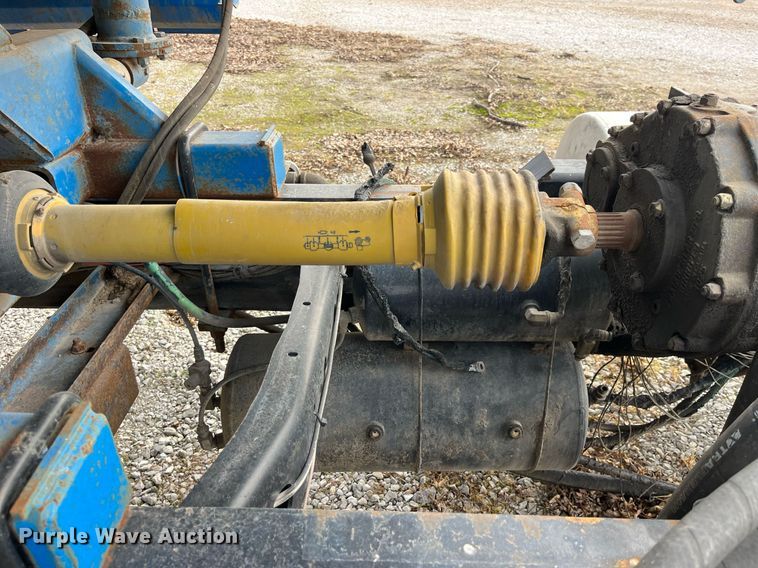 image for item DP2182 2002 International 8100  feed mixer chassis