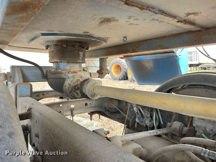 image for item DP2182 2002 International 8100  feed mixer chassis