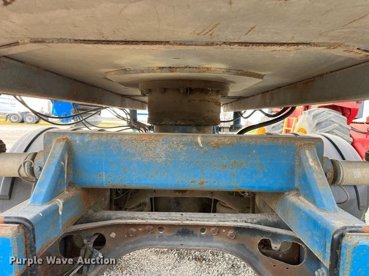 image for item DP2182 2002 International 8100  feed mixer chassis