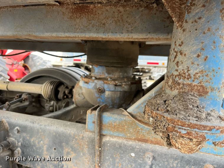 image for item DP2182 2002 International 8100  feed mixer chassis