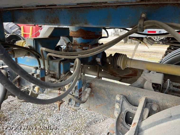 image for item DP2182 2002 International 8100  feed mixer chassis