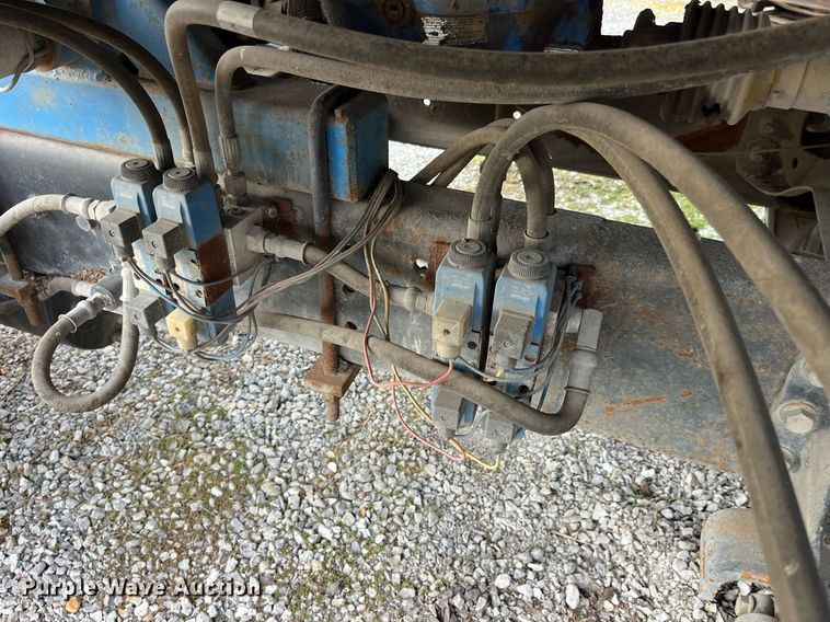 image for item DP2182 2002 International 8100  feed mixer chassis