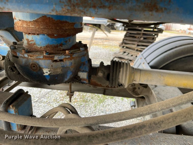 image for item DP2182 2002 International 8100  feed mixer chassis