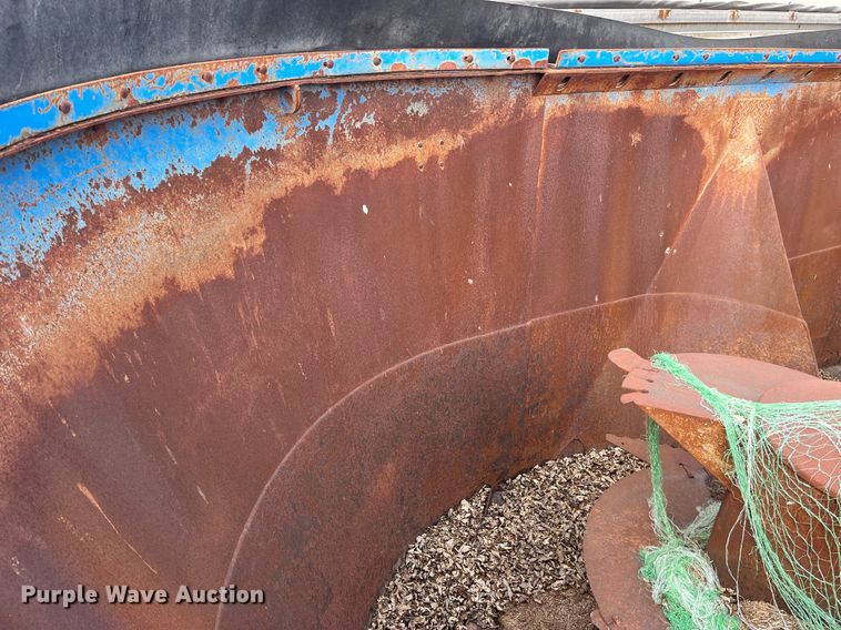 image for item DP2182 2002 International 8100  feed mixer chassis