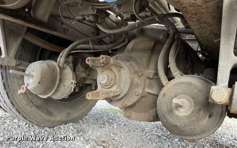 image for item DP2182 2002 International 8100  feed mixer chassis