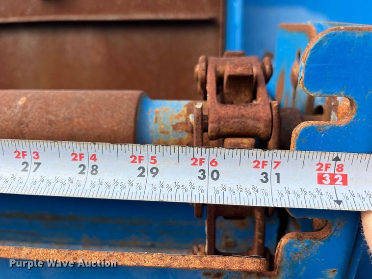 image for item DP2182 2002 International 8100  feed mixer chassis