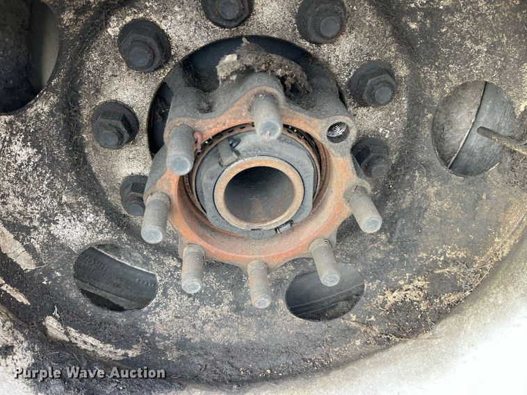 image for item DP2182 2002 International 8100  feed mixer chassis