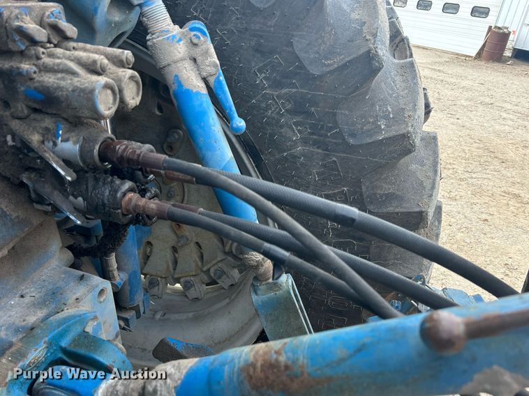 image for item DQ1076 Hesston 2210  field cultivator