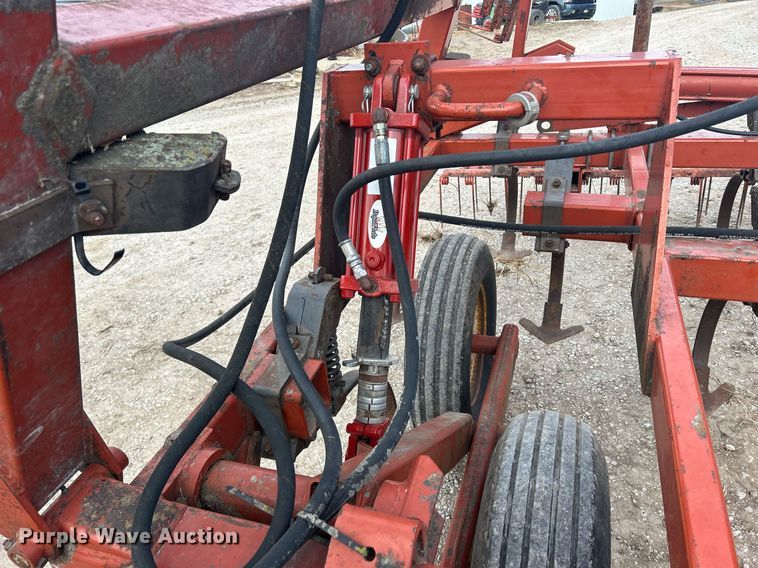 image for item DQ1076 Hesston 2210  field cultivator