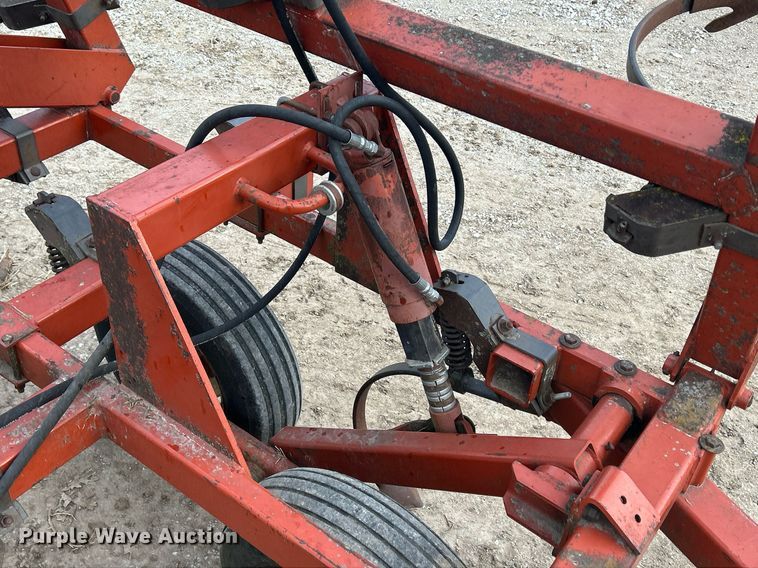 image for item DQ1076 Hesston 2210  field cultivator