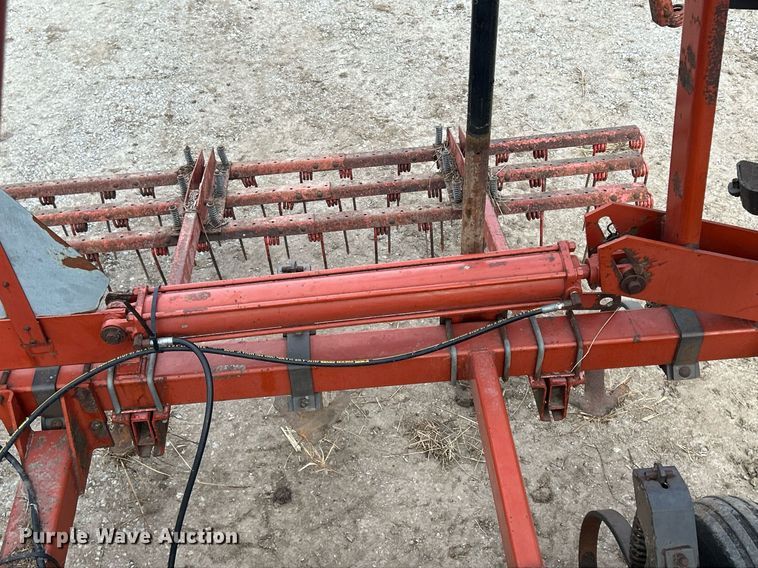 image for item DQ1076 Hesston 2210  field cultivator