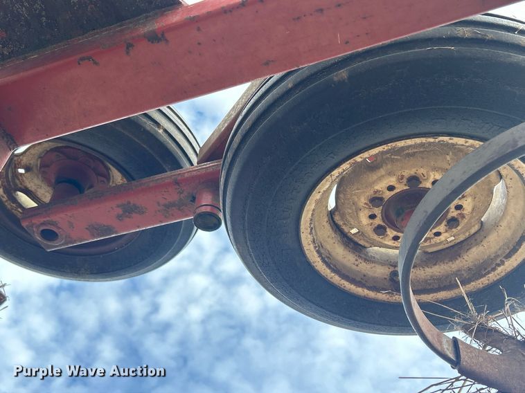 image for item DQ1076 Hesston 2210  field cultivator