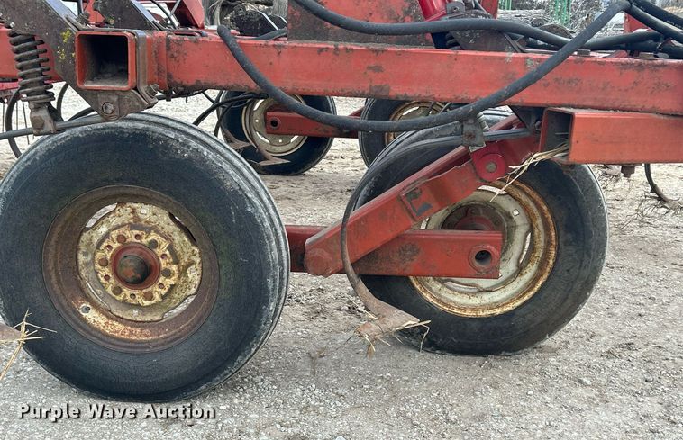 image for item DQ1076 Hesston 2210  field cultivator