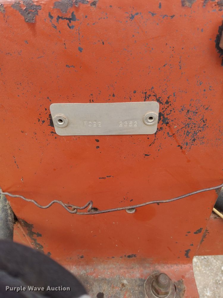 image for item DQ1076 Hesston 2210  field cultivator